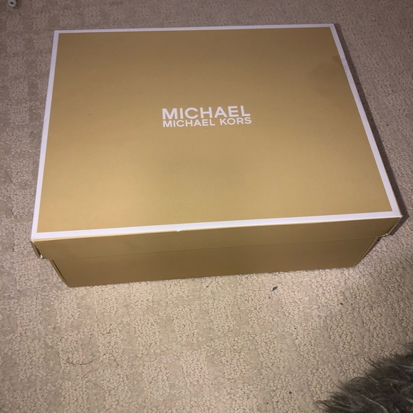 New w/ box dusty rose Michael Khors shoes size 7 - Picture 7 of 7